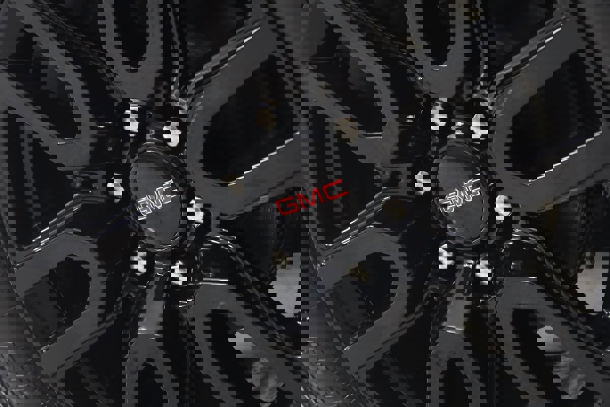 Used 2020 GMC Sierra 1500 Elevation w/ Elevation Value Package image 14