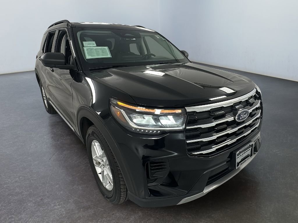 Used 2025 Ford Explorer Active image 1