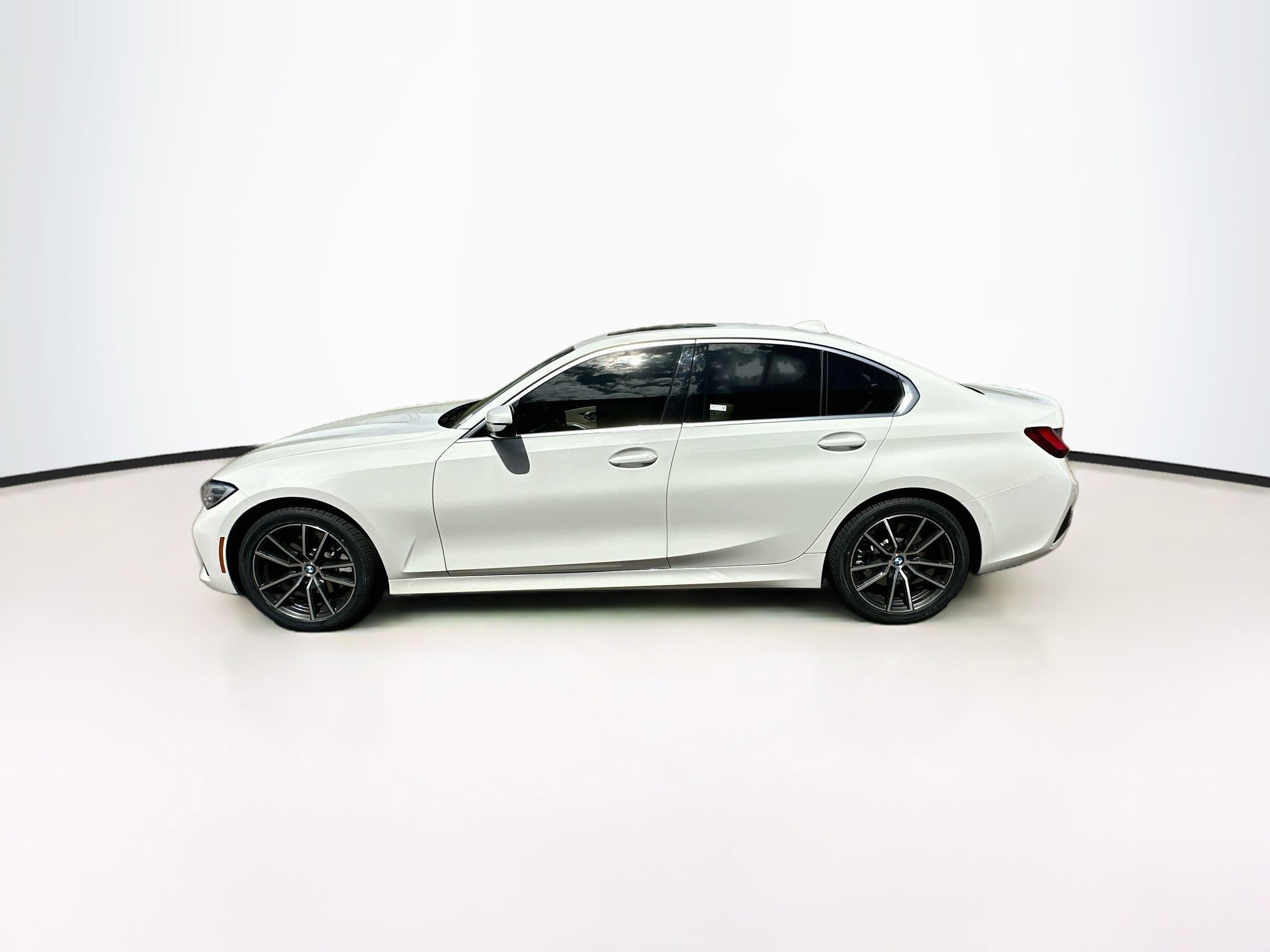 Used 2022 BMW 330i xDrive Sedan w/ Convenience Package AWD/4WD image 4