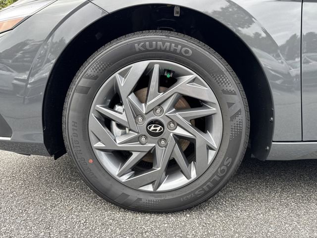 Used 2025 Hyundai Elantra Blue image 11