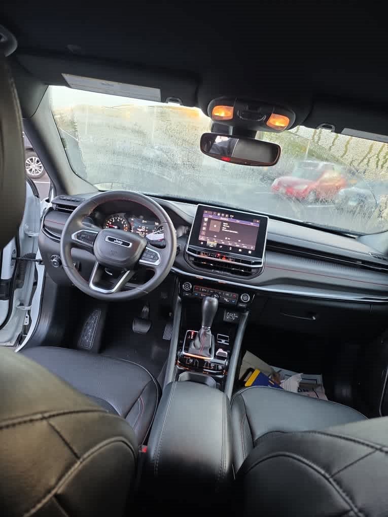 Used 2024 Jeep Compass Trailhawk AWD/4WD image 7