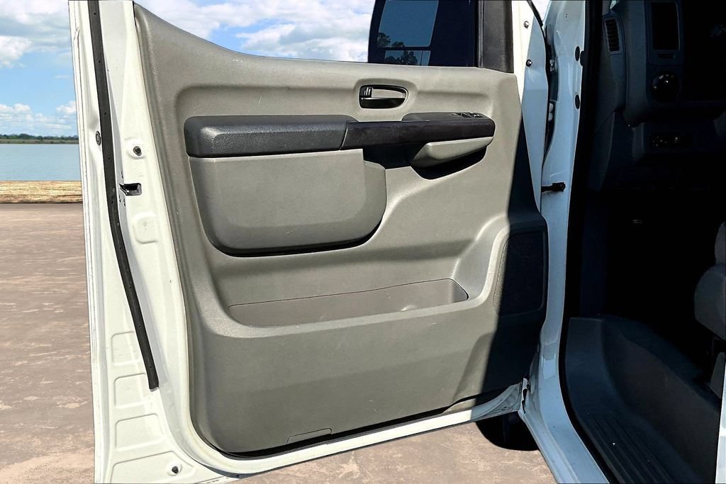Used 2021 Nissan NV 2500 SV RWD image 21