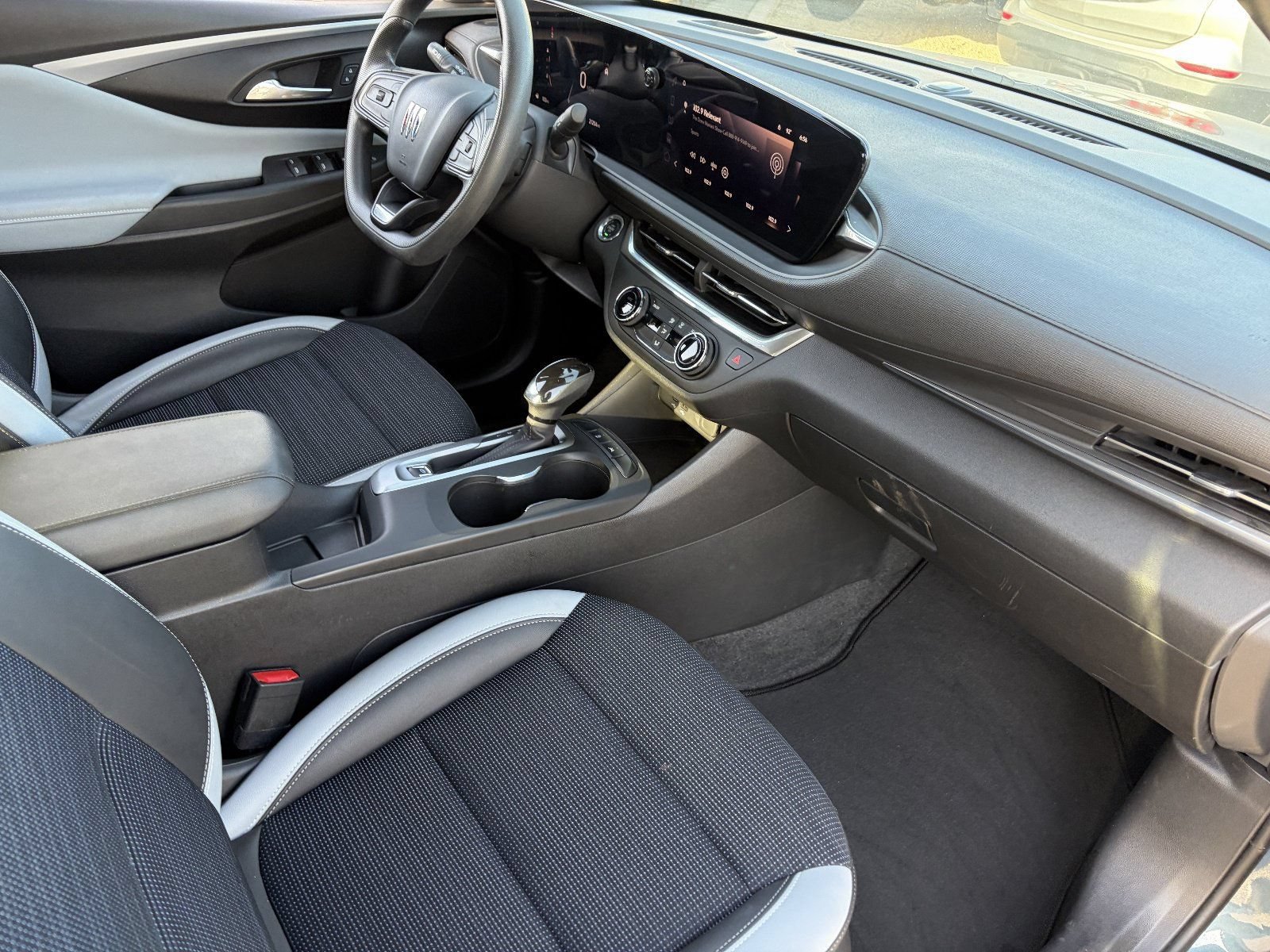Used 2024 Buick Envista Preferred FWD image 13