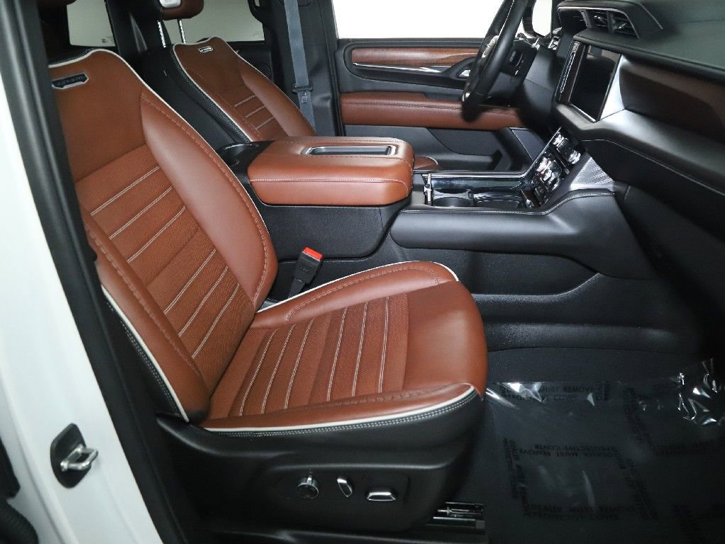 Used 2024 GMC Yukon Denali Ultimate AWD/4WD image 38