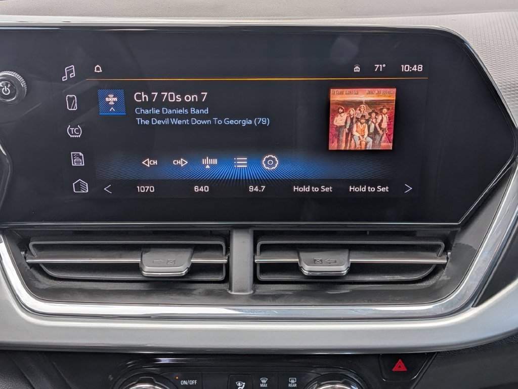 Used 2025 Chevrolet Trax LT w/ LT Convenience Package FWD image 23