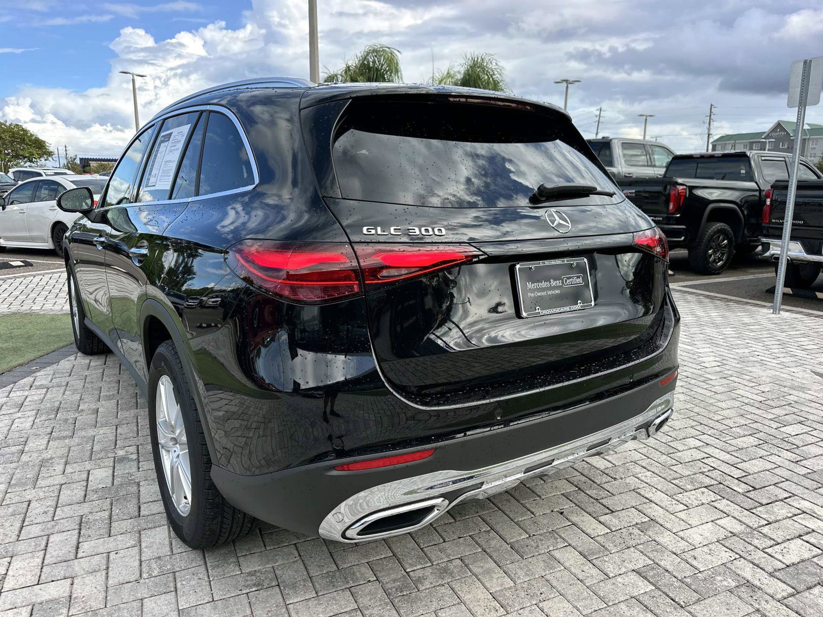 Used 2025 Mercedes-Benz GLC 300 image 9