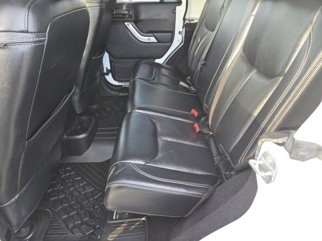 Used 2014 Jeep Wrangler Unlimited Rubicon w/ Connectivity Group image 13