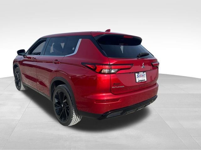 Used 2023 Mitsubishi Outlander SE Black Edition image 3
