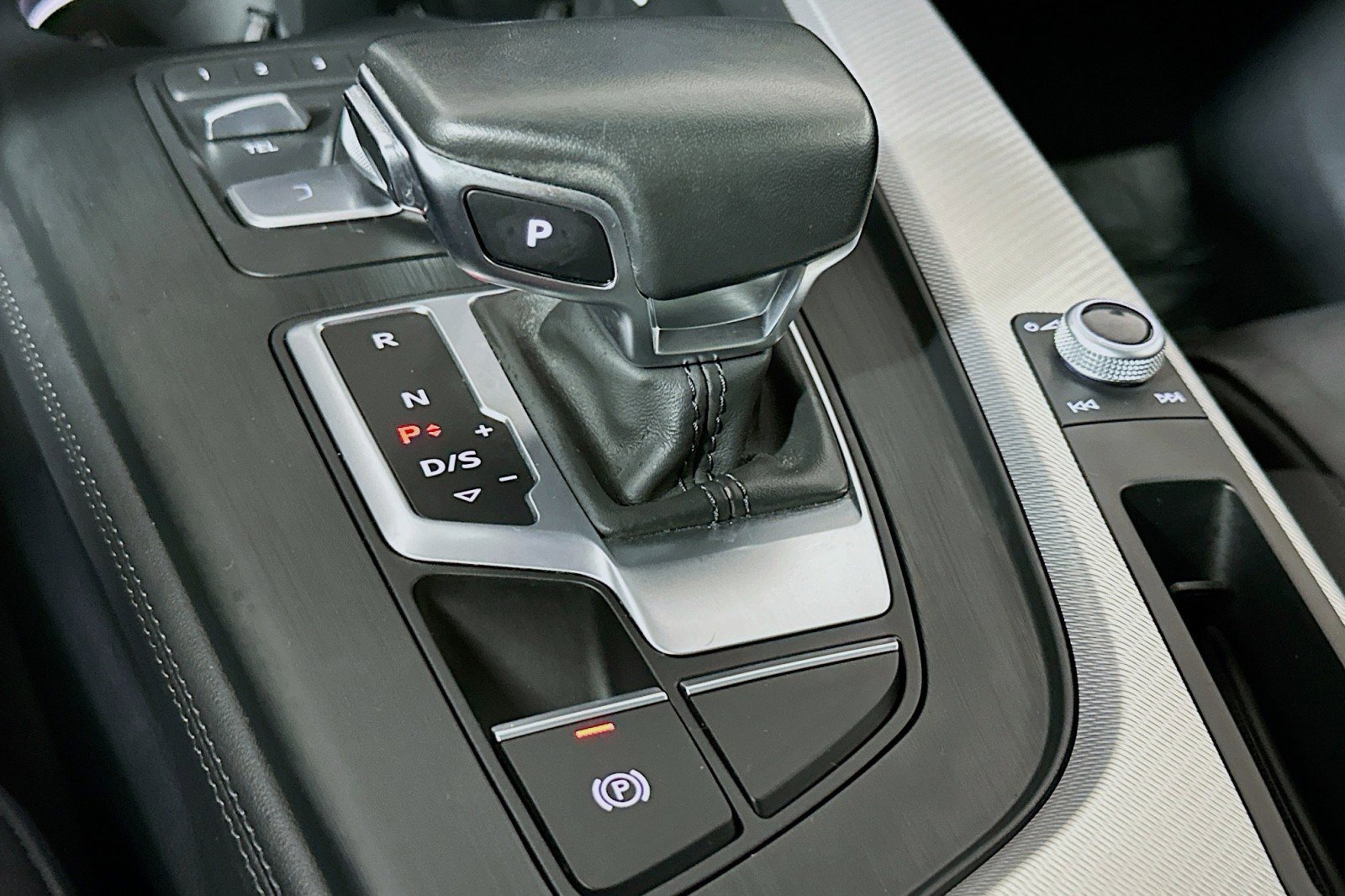 Used 2019 Audi A4 2.0T Premium Plus w/ Premium Plus Package FWD image 7