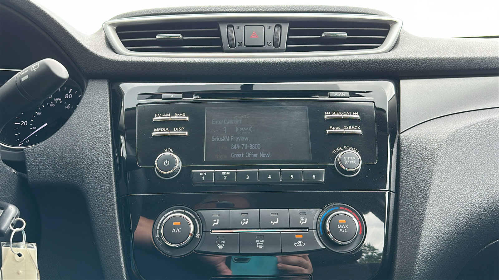 Used 2016 Nissan Rogue S AWD/4WD image 19