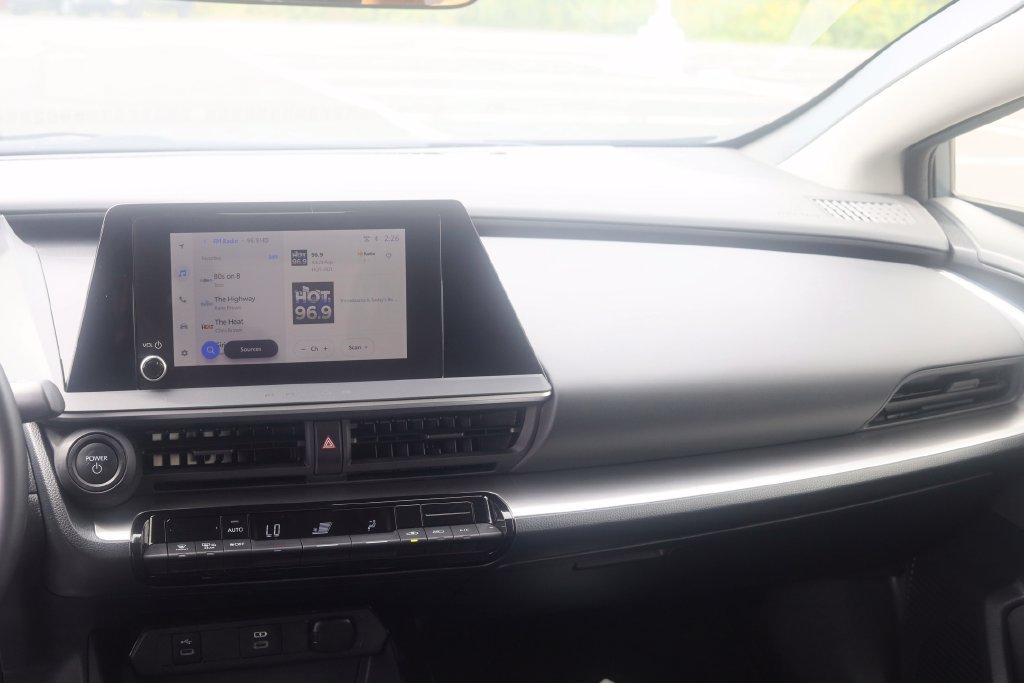 Used 2025 Toyota Prius LE FWD image 22