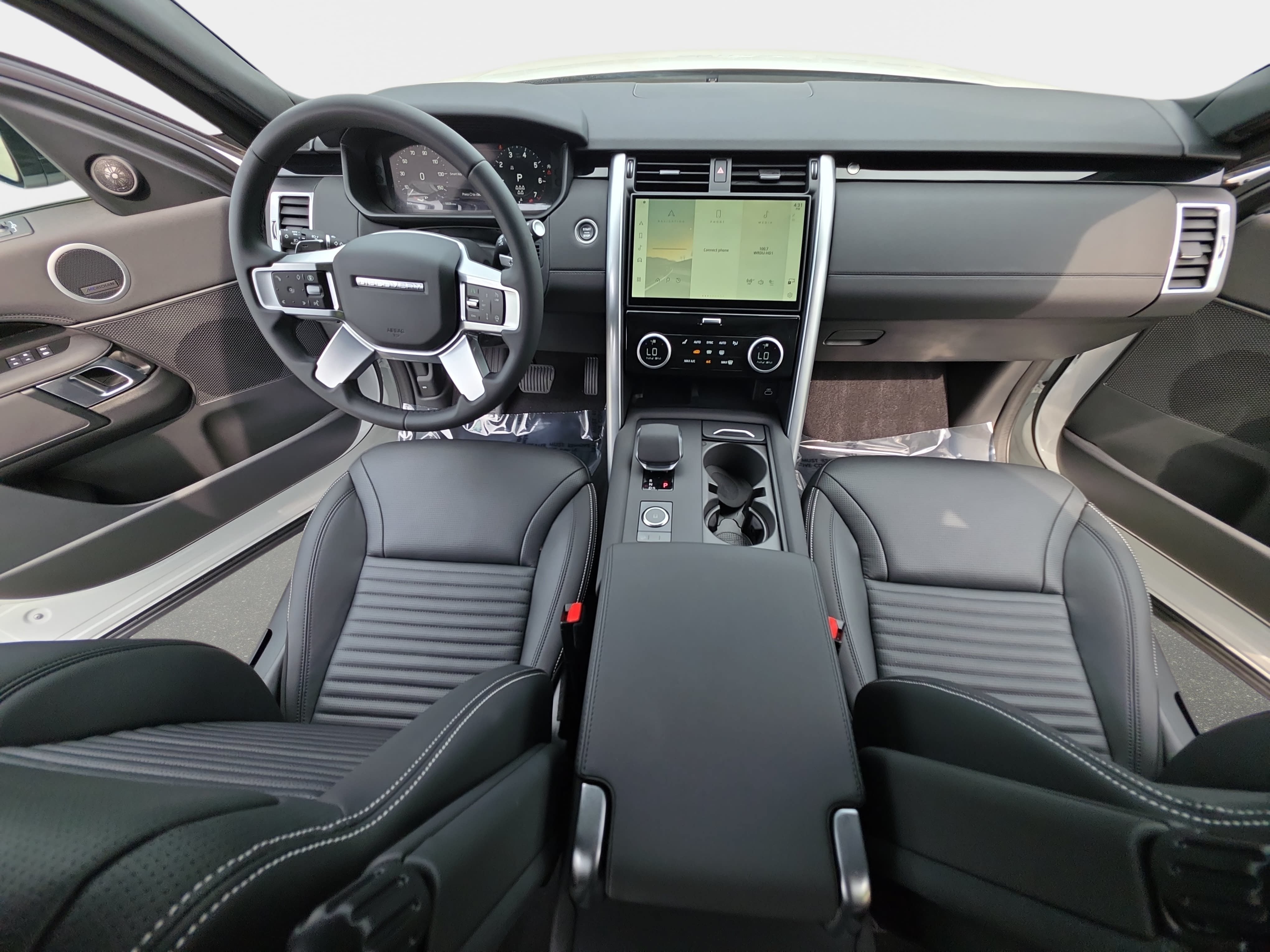 Certified 2025 Land Rover Discovery S AWD/4WD image 9
