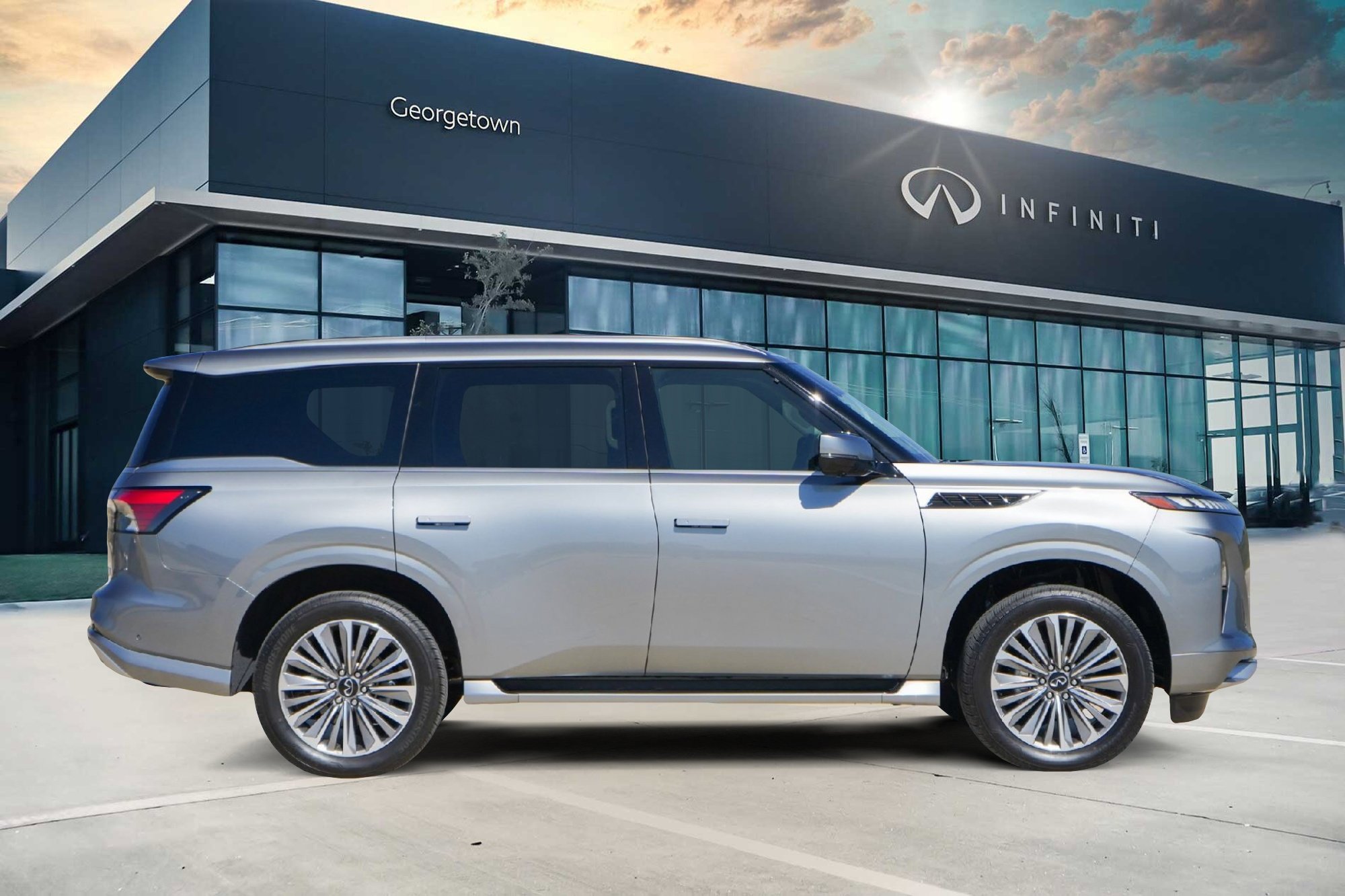 Certified 2025 INFINITI QX80 Sensory image 3