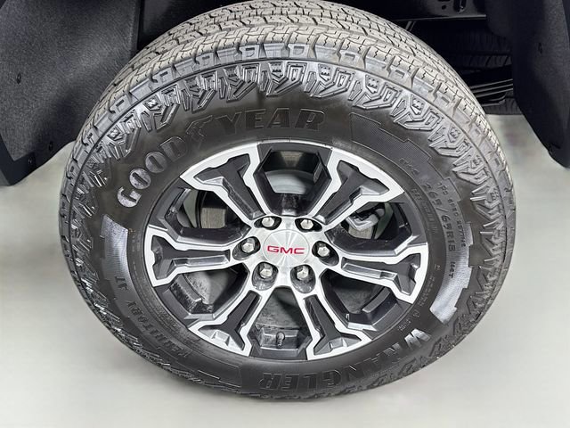 Used 2025 GMC Canyon AT4 AWD/4WD image 31