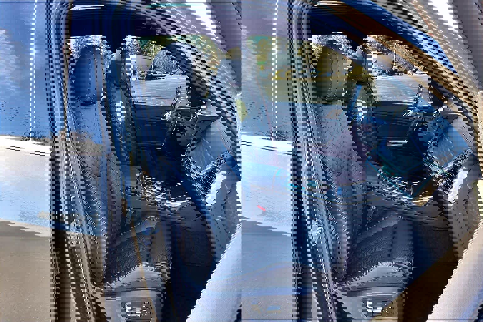 Used 2024 BMW X5 xDrive40i w/ Parking Assistance Package image 10