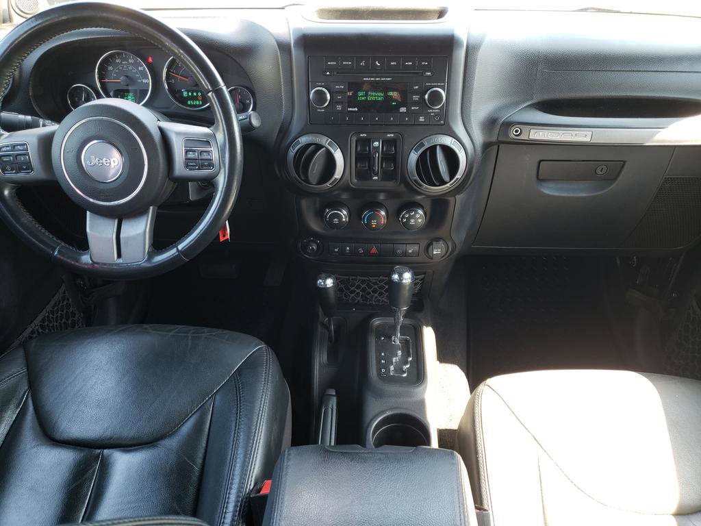 Used 2013 Jeep Wrangler Unlimited Sahara AWD/4WD image 13