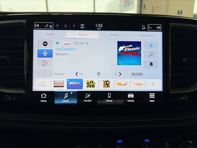 Used 2026 Chrysler Pacifica Select image 19