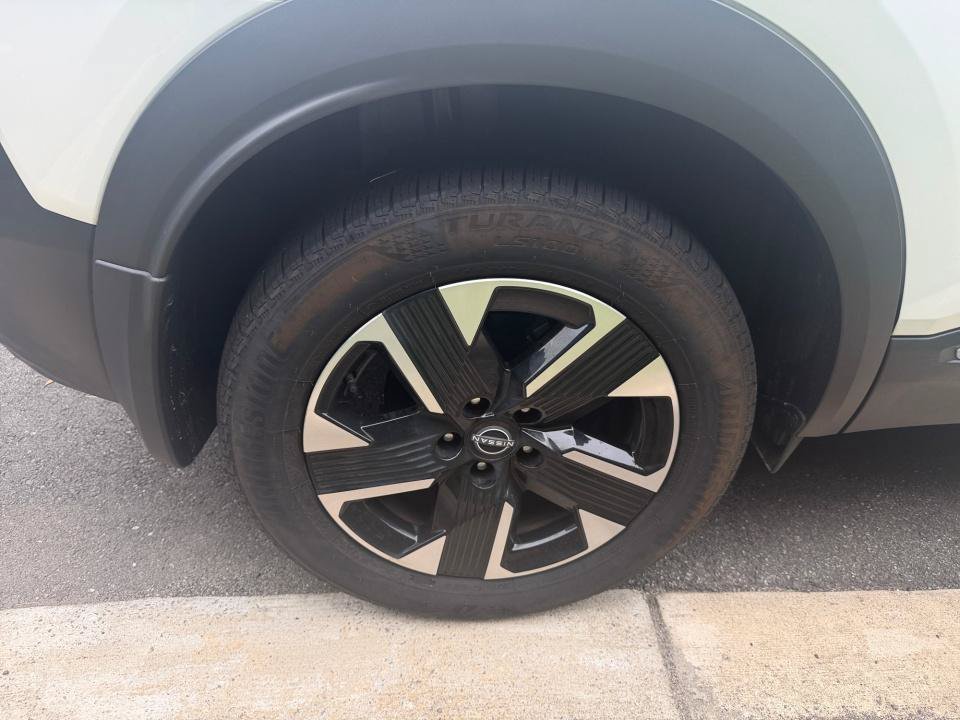 Certified 2026 Nissan Kicks SV w/ Cold Weather Package AWD/4WD image 27