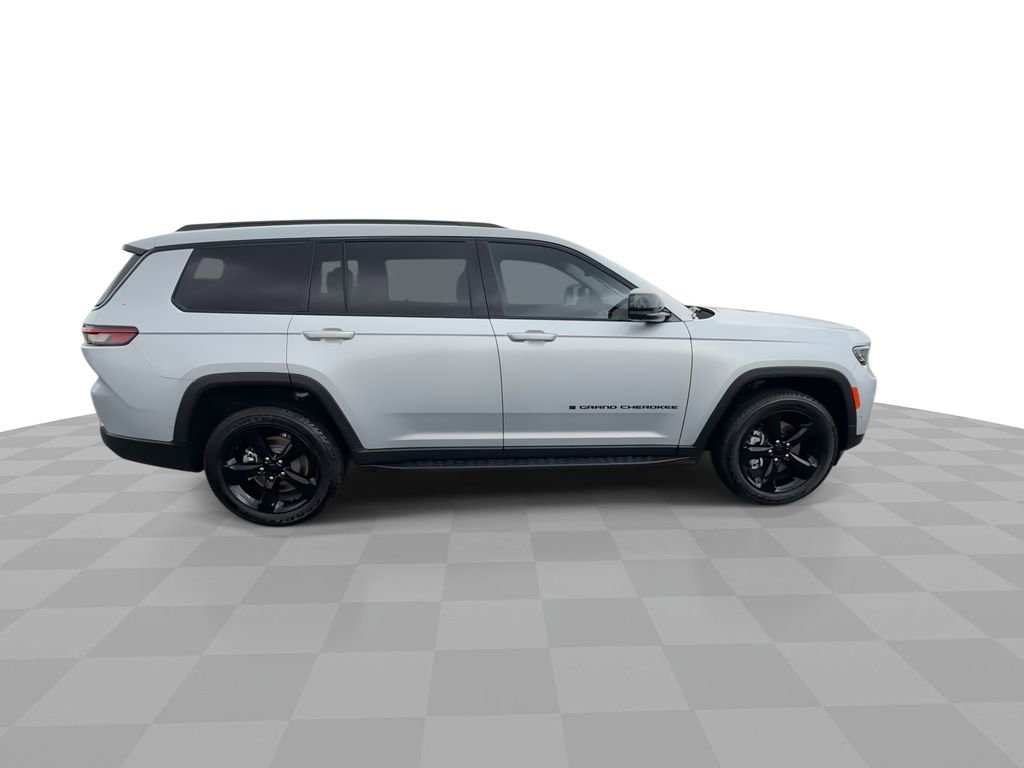 Used 2023 Jeep Grand Cherokee L Limited w/ Luxury Tech Group II image 9