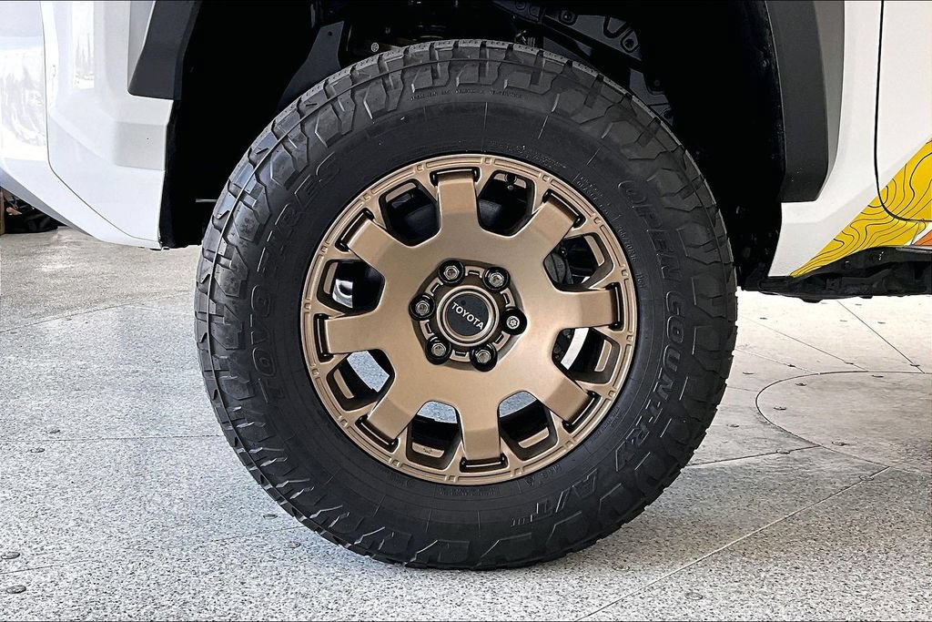 Used 2025 Toyota 4Runner Trailhunter AWD/4WD image 10