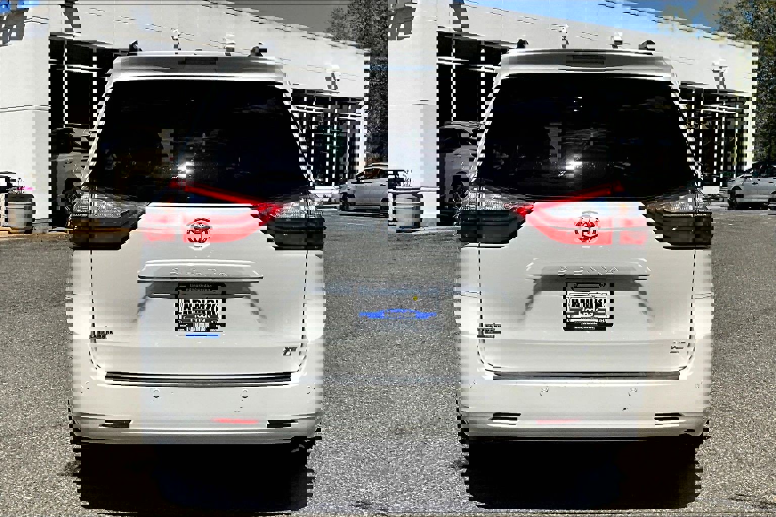 Used 2016 Toyota Sienna XLE Premium image 4