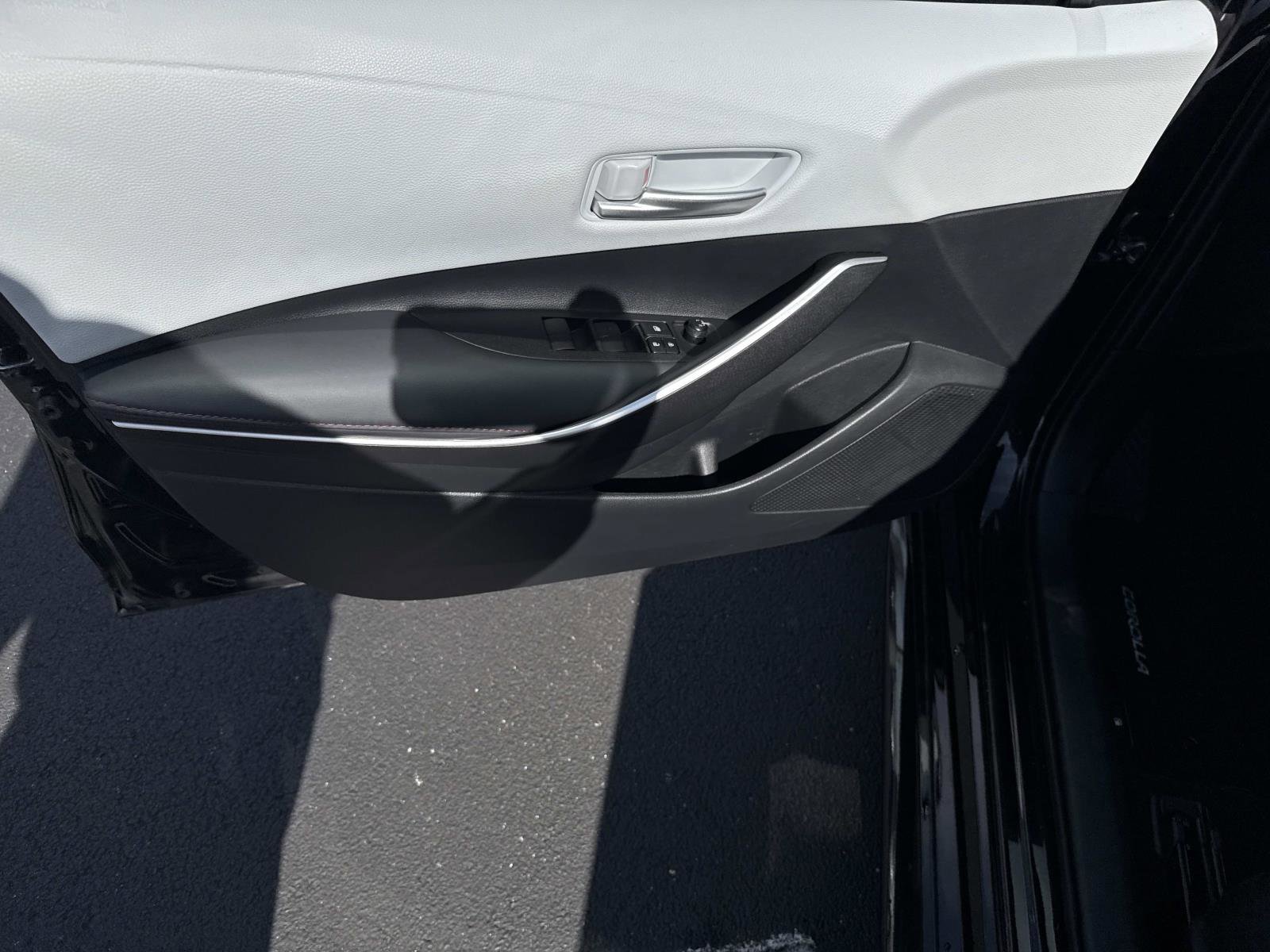 Used 2025 Toyota Corolla SE image 15