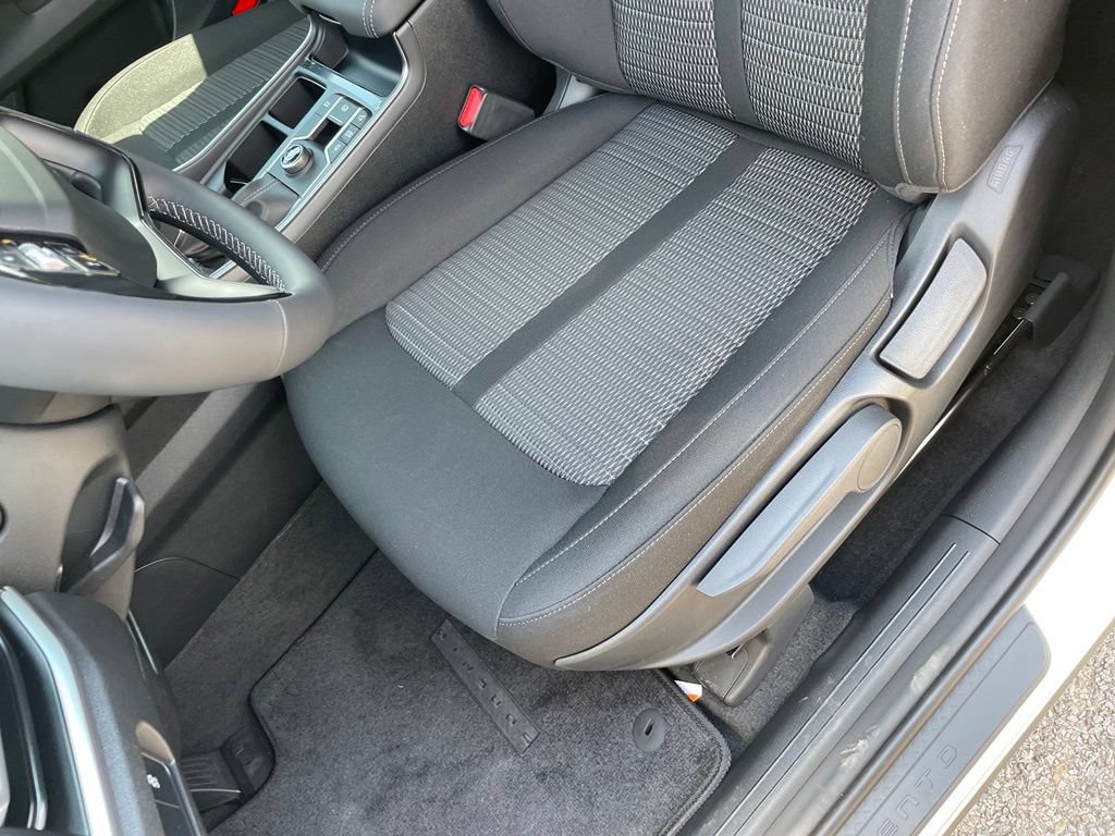 New 2026 Kia Sorento LX FWD image 24