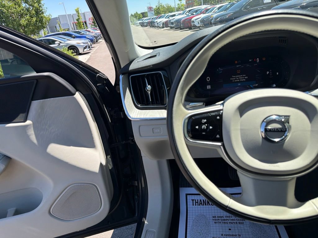 Used 2023 Volvo XC60 B5 Plus AWD/4WD image 26