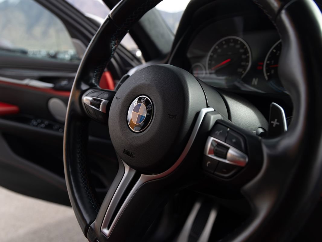 Used 2015 BMW X6 M image 25