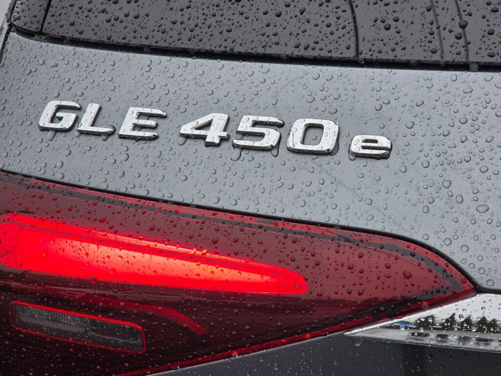 Used 2025 Mercedes-Benz GLE 450e 4MATIC image 33