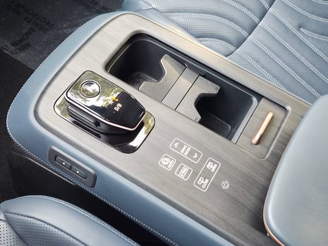 Used 2023 Nissan Ariya AWD/4WD image 23
