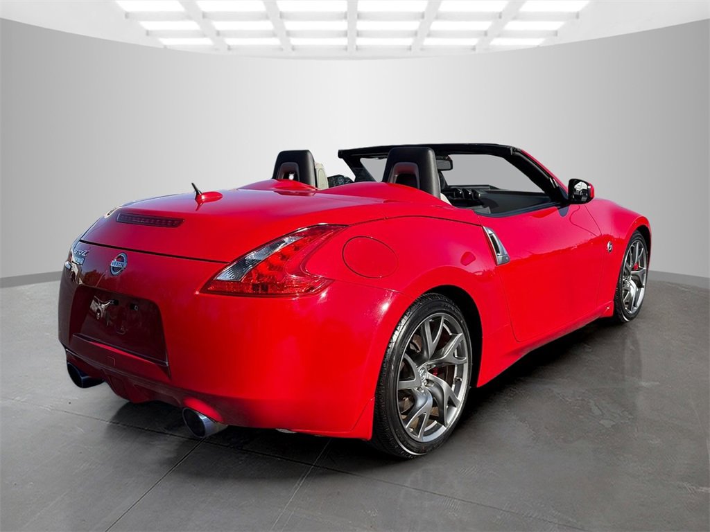 Used 2017 Nissan 370Z Touring Sport image 8