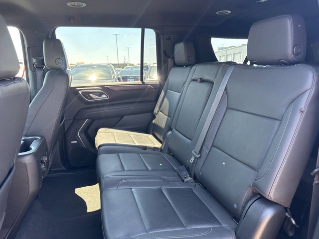 Used 2023 Chevrolet Suburban LT RWD image 19