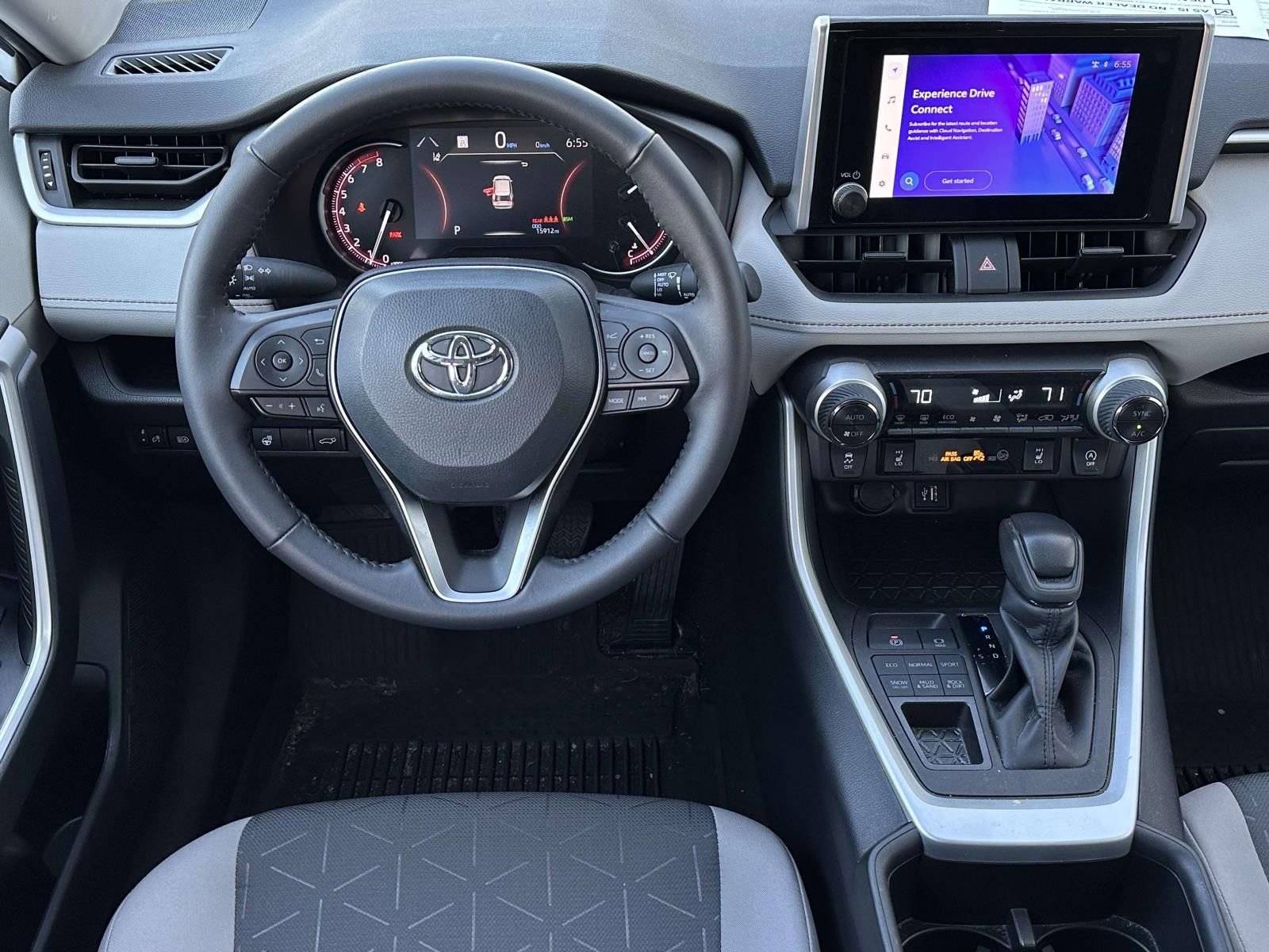 Used 2024 Toyota RAV4 XLE w/ Convenience Package image 9