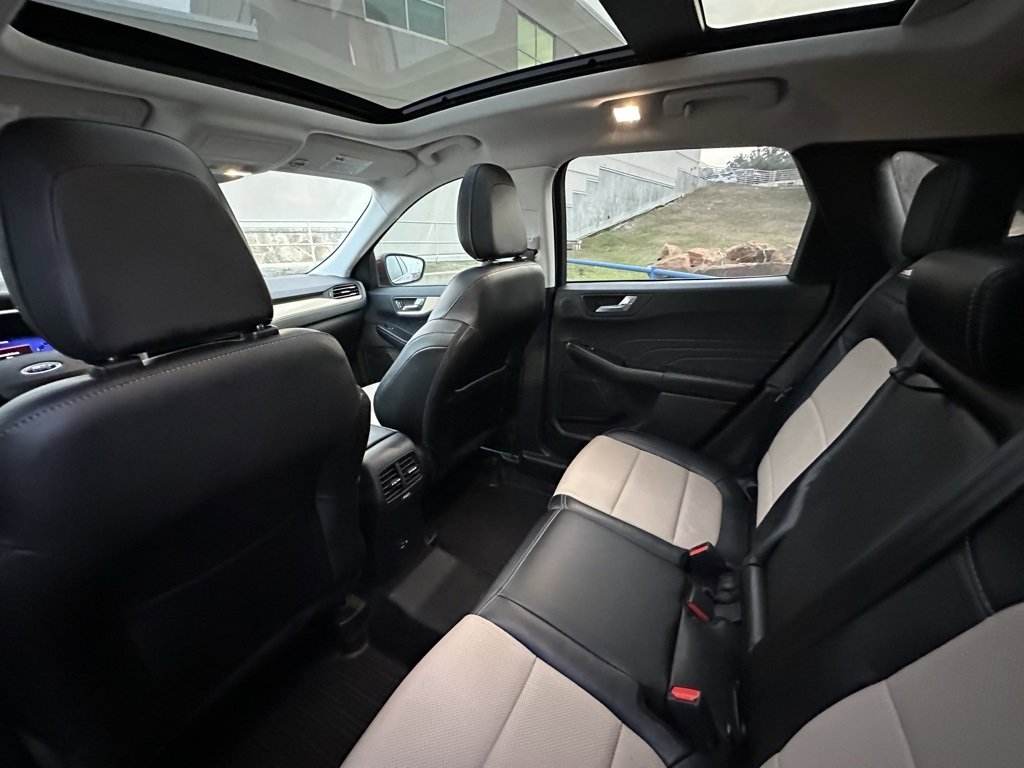 Used 2022 Ford Escape Titanium w/ Titanium Elite Package image 21