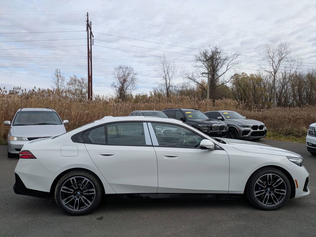 New 2026 BMW 530i xDrive w/ M Sport Package video 2