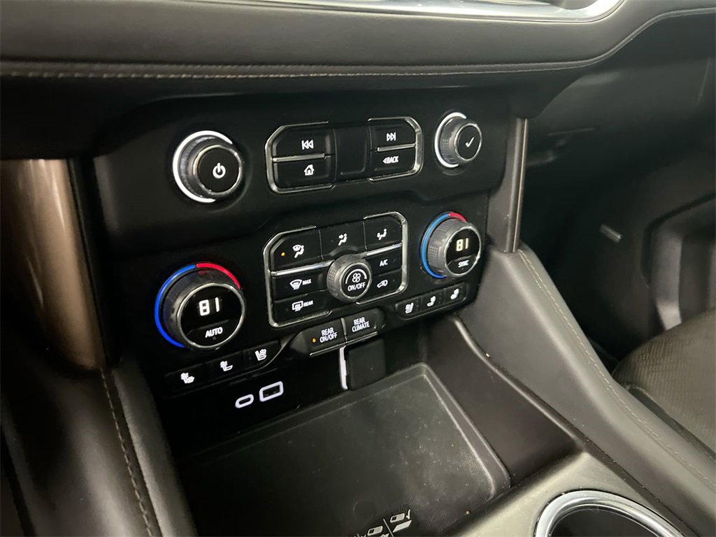 Used 2024 Chevrolet Suburban High Country image 16