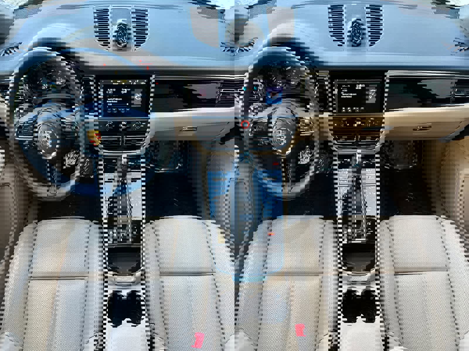 Used 2025 Porsche Macan image 6