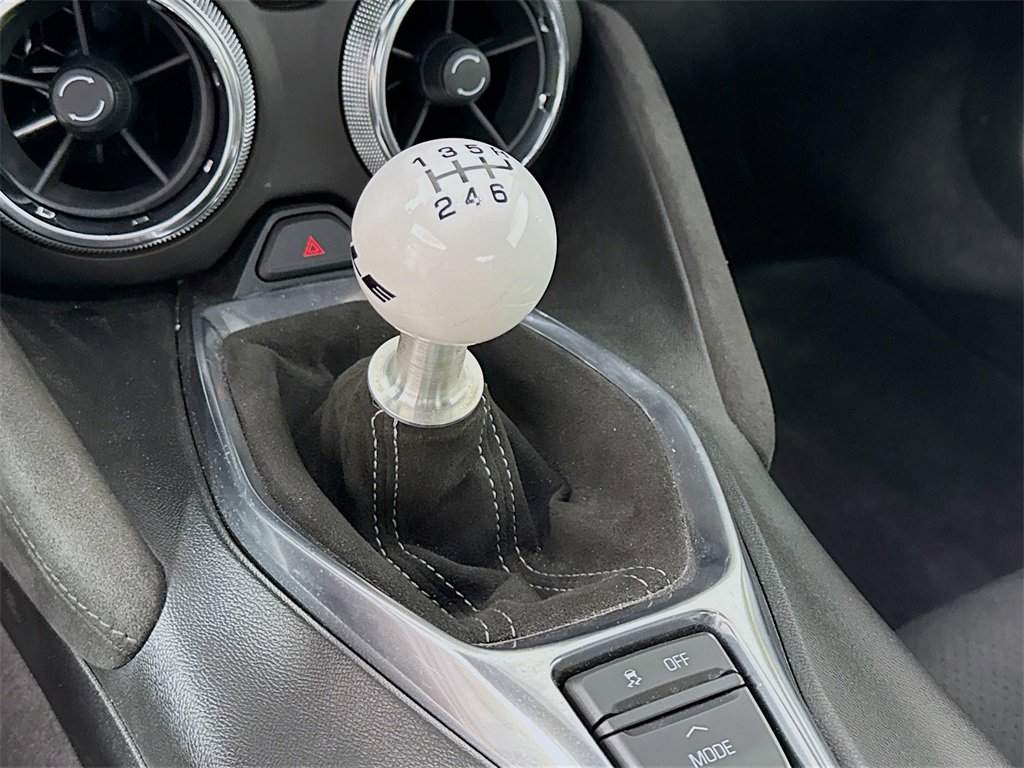 Used 2018 Chevrolet Camaro SS image 17