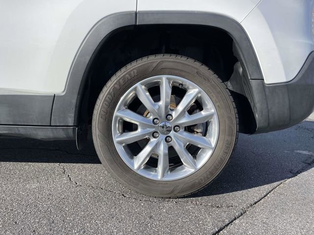 Used 2016 Jeep Cherokee Limited image 9
