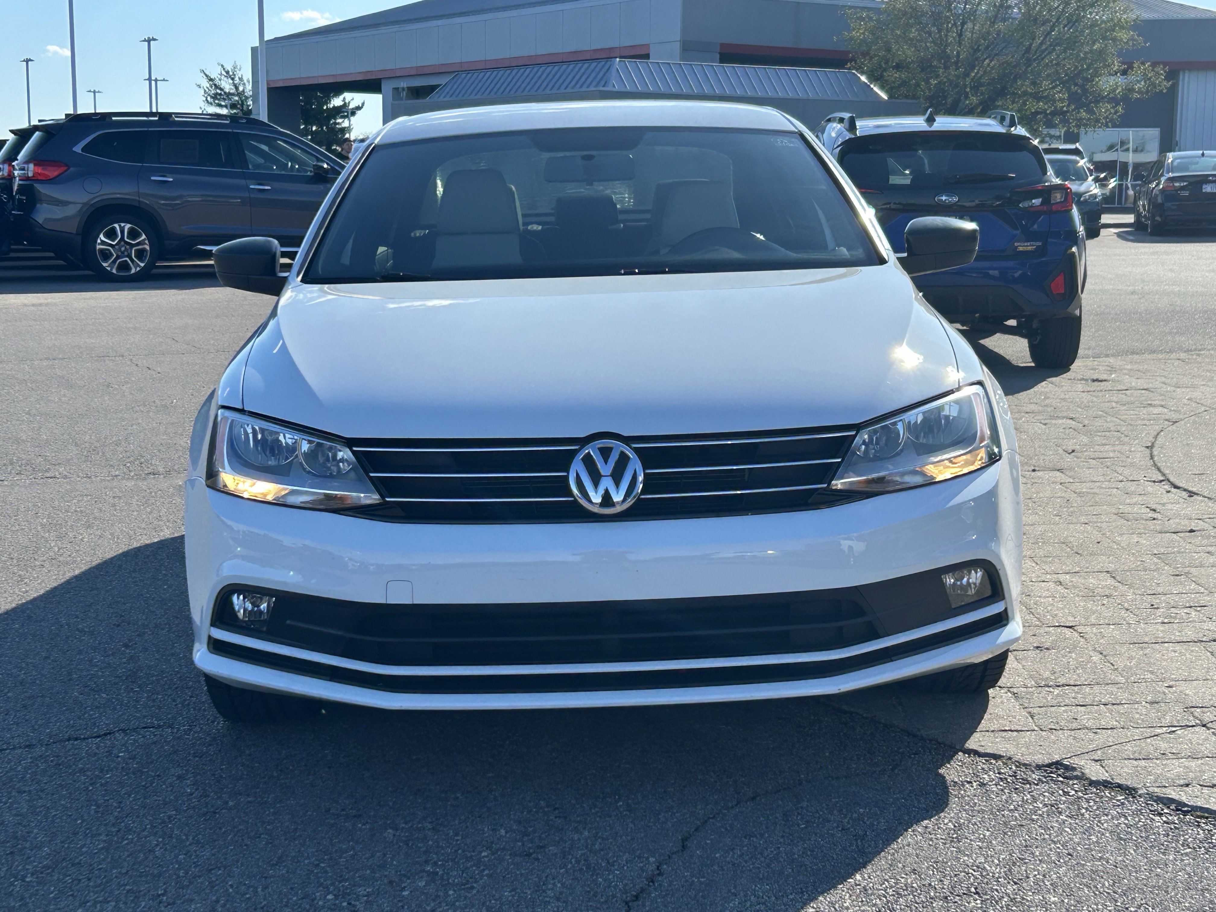 Used 2016 Volkswagen Jetta Sport image 2