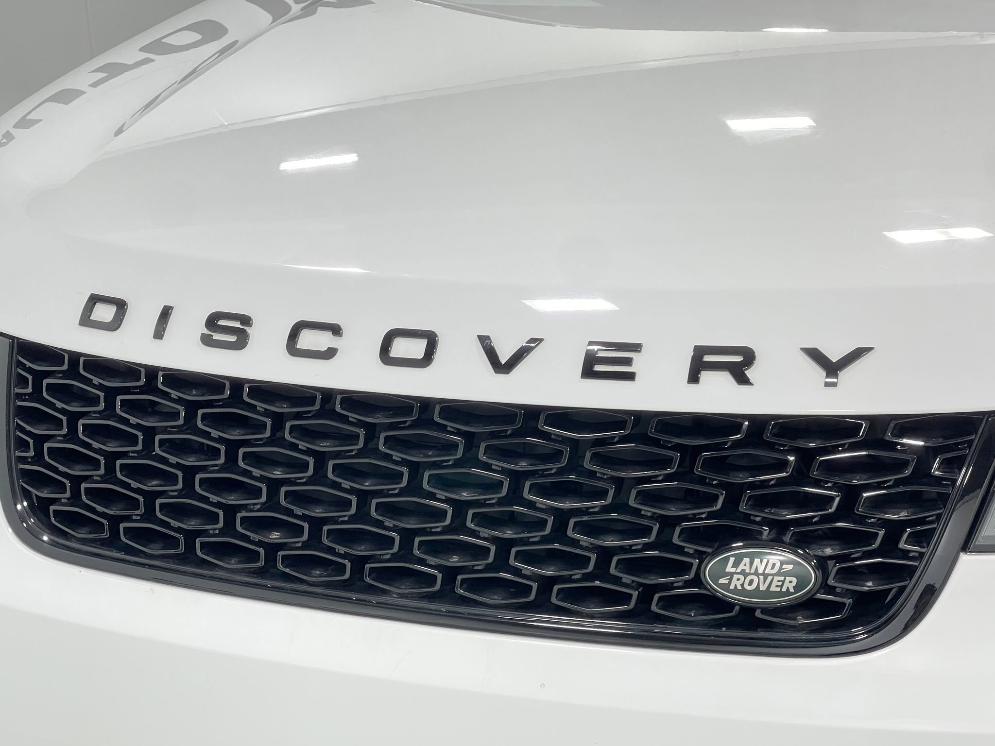 Used 2020 Land Rover Discovery Landmark AWD/4WD image 39