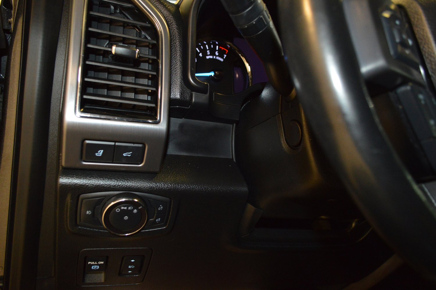 Used 2019 Ford Expedition Platinum AWD/4WD image 17