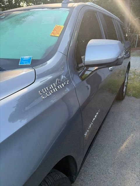 Used 2021 Chevrolet Suburban High Country w/ Premium Package AWD/4WD image 16