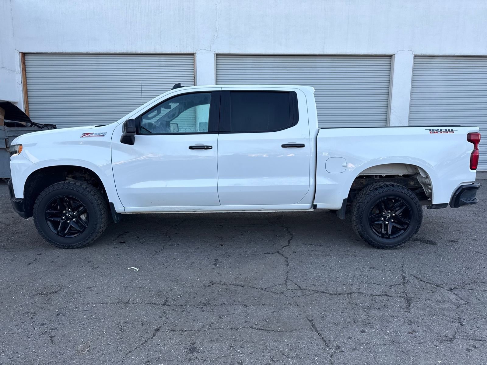 Used 2021 Chevrolet Silverado 1500 LT Trail Boss w/ Convenience Package II image 2