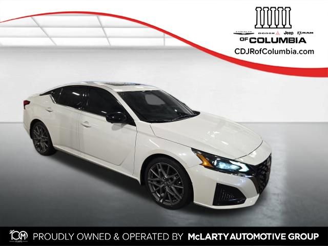 Used 2023 Nissan Altima 2.0 SR image 1