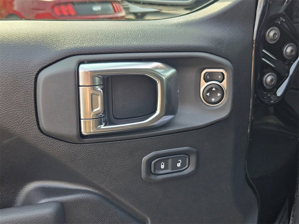 New 2025 Jeep Gladiator Mojave image 11