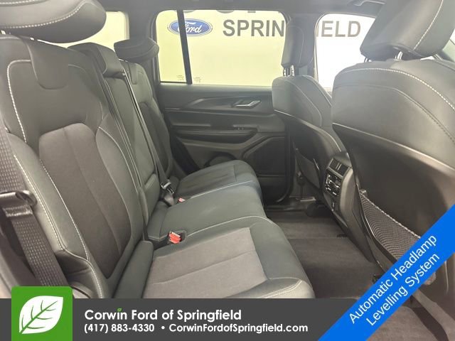 Used 2025 Jeep Grand Cherokee Laredo X w/ Luxury Tech Group I image 12