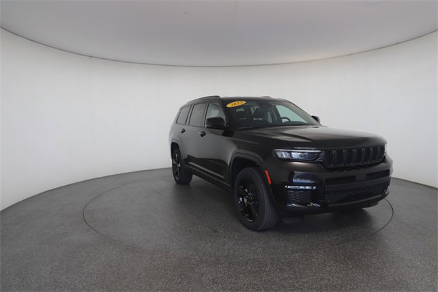 Used 2023 Jeep Grand Cherokee L Limited w/ Black Appearance Package image 29