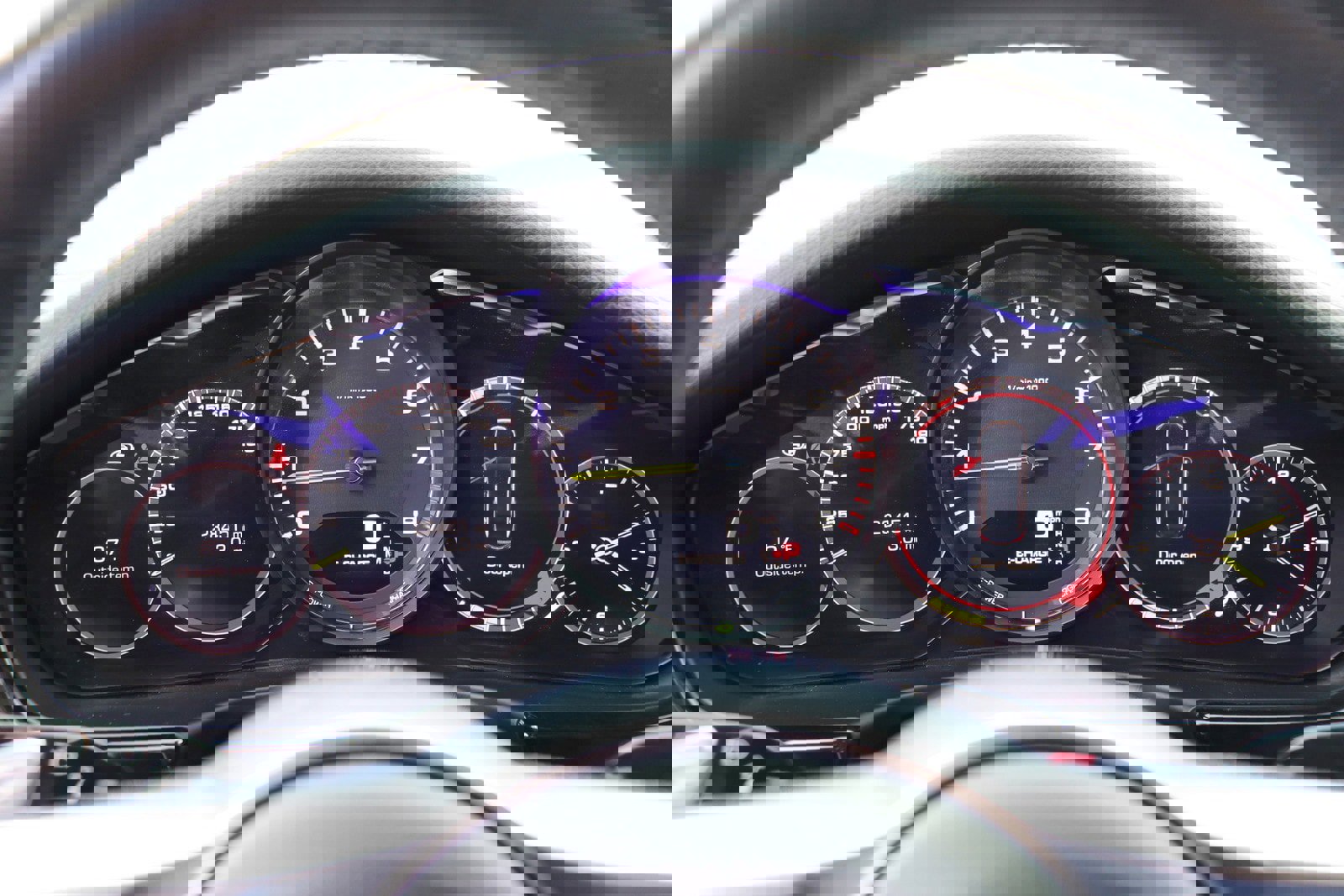 Used 2018 Porsche Panamera 4 w/ Premium Package Plus image 31